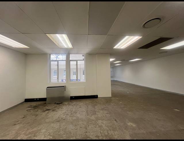 117M² OFFICE TO LET IN ILLOVO